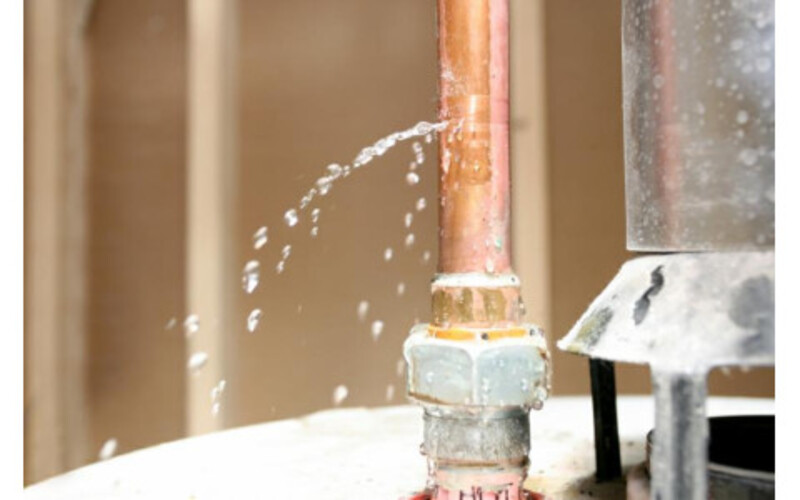 Как заглушить трубу с водой под давлением